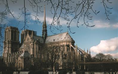 Cathédrale Notre Dame près de l'Hôtel AGENOR, hôtel 3 étoiles quartier Montparnasse, chambres d'hôtel à Paris dans le 14ème arrondissement