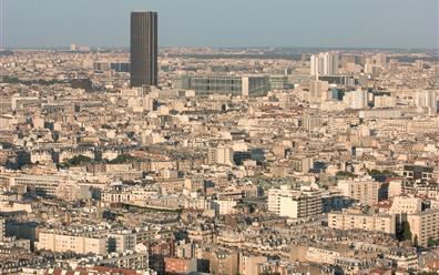 La Tour Montparnasse près de l'Hôtel AGENOR, hôtel 3 étoiles quartier Montparnasse, chambres d'hôtel à Paris dans le 14ème arrondissement