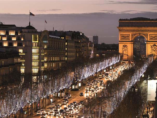 Champs Elysées près de l'Hôtel AGENOR, hôtel 3 étoiles quartier Montparnasse, chambres d'hôtel à Paris dans le 14ème arrondissement