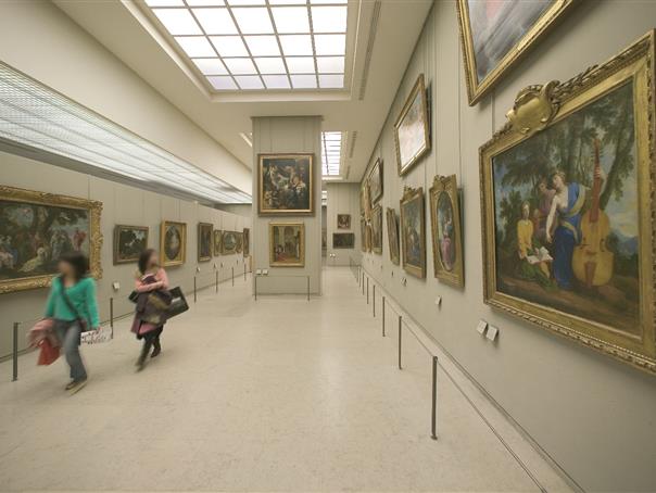 Musée du Louvre près de l'Hôtel AGENOR, hôtel 3 étoiles quartier Montparnasse, chambres d'hôtel à Paris dans le 14ème arrondissement